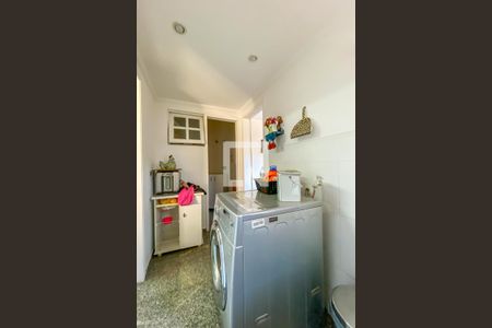 Casa à venda com 240m², 4 quartos e 2 vagasÁrea de Serviço