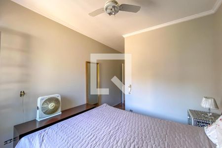 Casa à venda com 240m², 4 quartos e 2 vagasSuíte 1