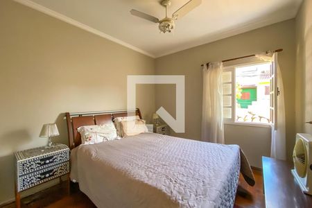 Casa à venda com 240m², 4 quartos e 2 vagasSuíte 1