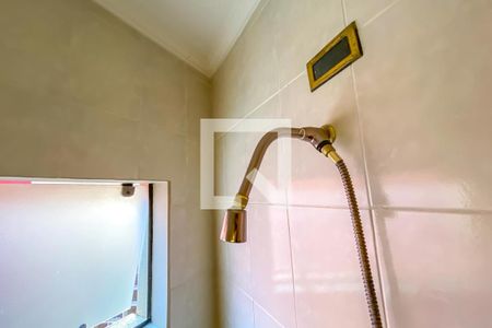 Casa à venda com 240m², 4 quartos e 2 vagasBanheiro da Suíte 2