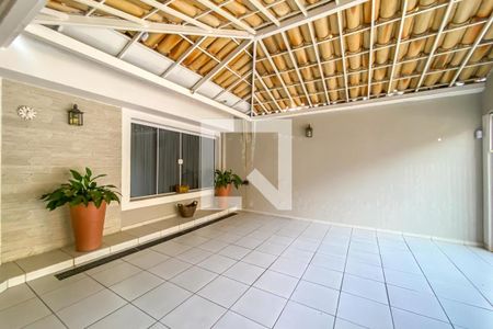 Casa à venda com 240m², 4 quartos e 2 vagasGaragem