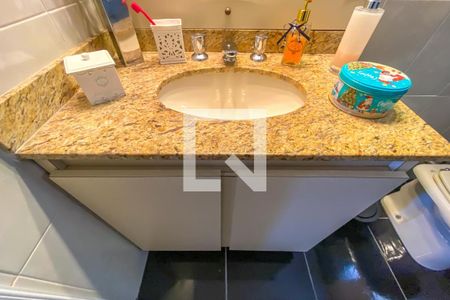 Casa à venda com 240m², 4 quartos e 2 vagasBanheiro da Suíte 2