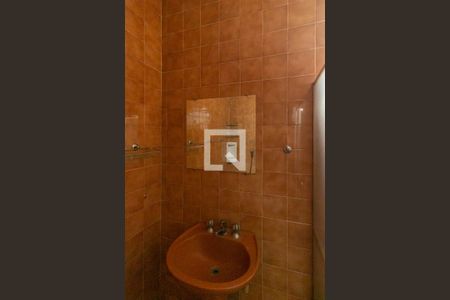 Casa à venda com 225m², 4 quartos e 3 vagasBanheiro 1