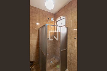 Casa à venda com 225m², 4 quartos e 3 vagasBanheiro 2