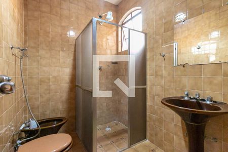 Casa à venda com 225m², 4 quartos e 3 vagasBanheiro 2