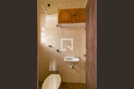 Casa à venda com 225m², 4 quartos e 3 vagasBanheiro de Serviço