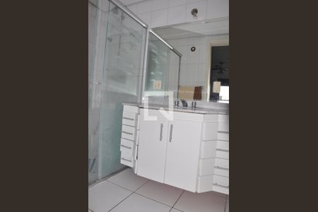 Apartamento à venda com 123m², 3 quartos e 3 vagas Apartamento à venda com 123m², 3 quartos e 3 vagasSuíte