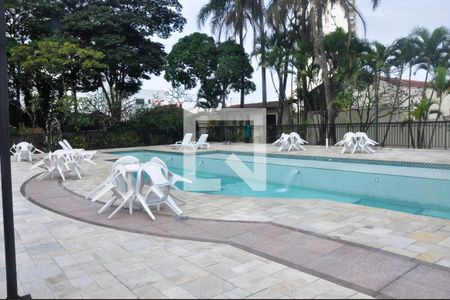 Apartamento à venda com 123m², 3 quartos e 3 vagas Apartamento à venda com 123m², 3 quartos e 3 vagasÁrea comum - Piscina