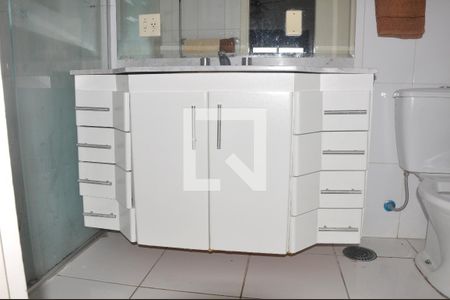 Apartamento à venda com 123m², 3 quartos e 3 vagas Apartamento à venda com 123m², 3 quartos e 3 vagasSuíte