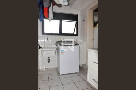 Apartamento à venda com 123m², 3 quartos e 3 vagas Apartamento à venda com 123m², 3 quartos e 3 vagasÁrea de Serviço