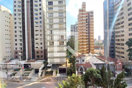 Vista da Sala de Jantar de apartamento à venda com 3 quartos, 140m² em Cambuí, Campinas