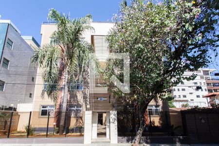 Apartamento à venda com 65m², 3 quartos e 2 vagas Apartamento à venda com 65m², 3 quartos e 2 vagasFachada