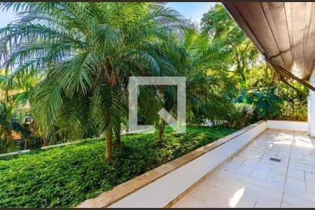 Casa de condomínio à venda com 641m², 4 quartos e 6 vagas