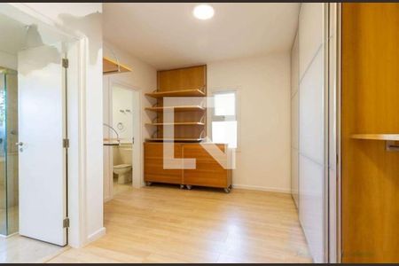 Casa de condomínio à venda com 641m², 4 quartos e 6 vagas