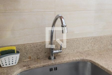 Casa à venda com 180m², 5 quartos e 5 vagas Casa à venda com 180m², 5 quartos e 5 vagasCasa fundos - Cozinha