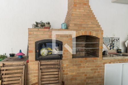 Casa à venda com 180m², 5 quartos e 5 vagas Casa à venda com 180m², 5 quartos e 5 vagasVaranda gourmet - Churrasqueira