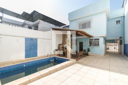 Casa à venda com 180m², 5 quartos e 5 vagas Casa à venda com 180m², 5 quartos e 5 vagasVaranda gourmet
