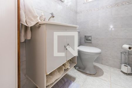 Casa à venda com 180m², 5 quartos e 5 vagas Casa à venda com 180m², 5 quartos e 5 vagasCasa frente - Lavabo