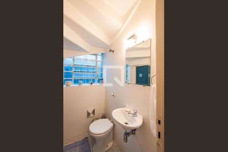 Casa à venda com 187m², 4 quartos e 2 vagas Casa à venda com 187m², 4 quartos e 2 vagasLavabo