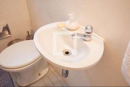 Casa à venda com 187m², 4 quartos e 2 vagas Casa à venda com 187m², 4 quartos e 2 vagasLavabo