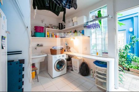 Casa à venda com 187m², 4 quartos e 2 vagas Casa à venda com 187m², 4 quartos e 2 vagasÁrea de Serviço