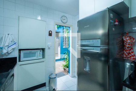 Casa à venda com 187m², 4 quartos e 2 vagas Casa à venda com 187m², 4 quartos e 2 vagasCozinha