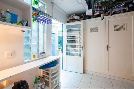 Casa à venda com 187m², 4 quartos e 2 vagas Casa à venda com 187m², 4 quartos e 2 vagasÁrea de Serviço