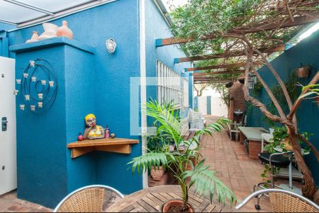 Casa à venda com 187m², 4 quartos e 2 vagas Casa à venda com 187m², 4 quartos e 2 vagasQuintal