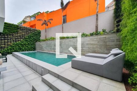 Apartamento à venda com 23m², 1 quarto e sem vaga Apartamento à venda com 23m², 1 quarto e sem vagaÁrea comum - Piscina