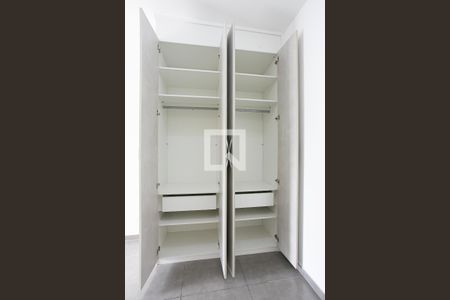 Apartamento à venda com 23m², 1 quarto e sem vaga Apartamento à venda com 23m², 1 quarto e sem vagaStudio - Armários