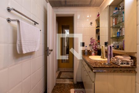 Apartamento à venda com 135m², 3 quartos e 1 vaga Apartamento à venda com 135m², 3 quartos e 1 vagaBanheiro Social