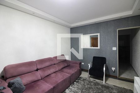 Casa à venda com 215m², 3 quartos e 2 vagasSala
