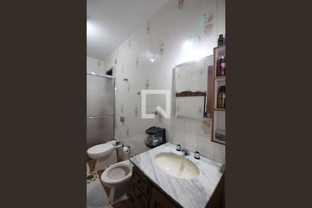 Casa à venda com 215m², 3 quartos e 2 vagasQuarto 1 - Suíte Banheiro