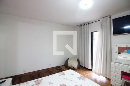 Casa à venda com 215m², 3 quartos e 2 vagasQuarto 1 - Suíte