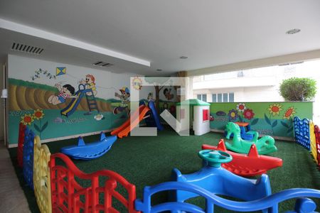 Apartamento à venda com 180m², 3 quartos e 2 vagasÁrea Comum -  Parquinho