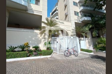 Apartamento à venda com 180m², 3 quartos e 2 vagasFachada