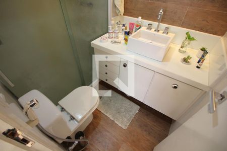 Apartamento à venda com 180m², 3 quartos e 2 vagasQuarto 3 - Banheiro da Suíte