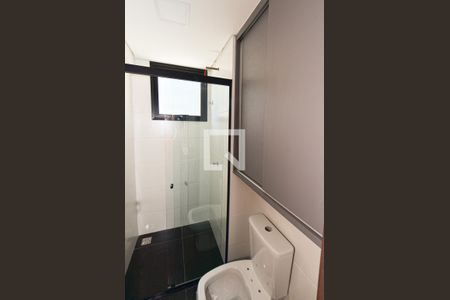 Banheiro de apartamento à venda com 1 quarto, 49m² em Funcionários, Belo Horizonte