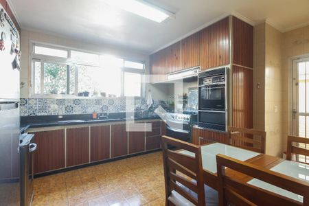 Casa à venda com 300m², 3 quartos e 4 vagasCozinha 