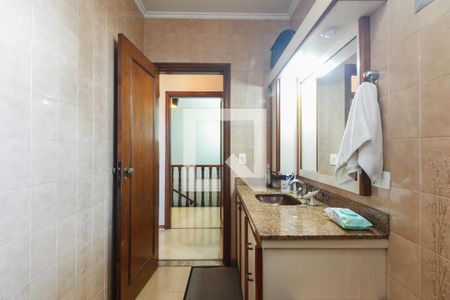 Casa à venda com 300m², 3 quartos e 4 vagasBanheiro Suíte 1