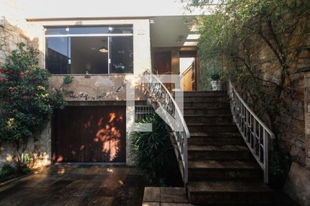 Casa à venda com 300m², 3 quartos e 4 vagasEntrada 