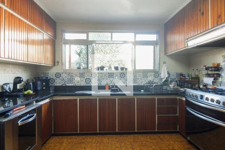 Casa à venda com 300m², 3 quartos e 4 vagasCozinha 