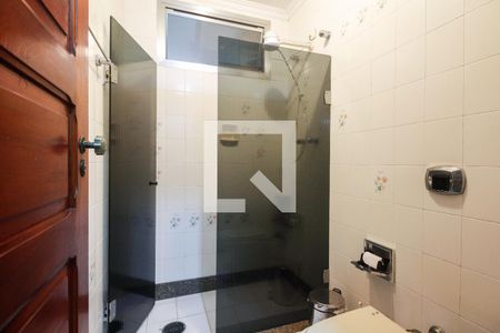 Casa à venda com 300m², 3 quartos e 4 vagasBanheiro - Garagem 