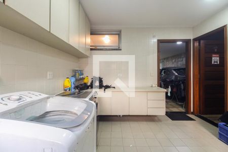 Casa à venda com 300m², 3 quartos e 4 vagasÁrea de Serviço 