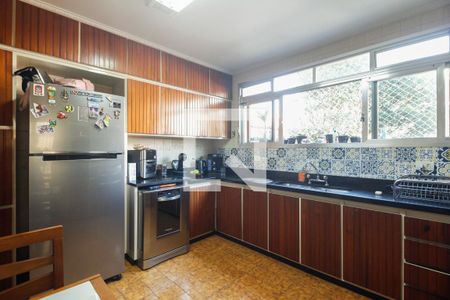 Casa à venda com 300m², 3 quartos e 4 vagasCozinha 