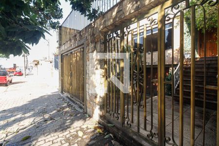 Casa à venda com 300m², 3 quartos e 4 vagasFachada 