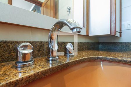 Casa à venda com 300m², 3 quartos e 4 vagasBanheiro Suíte 3