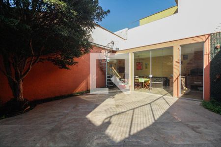 Casa à venda com 300m², 3 quartos e 4 vagasQuintal 