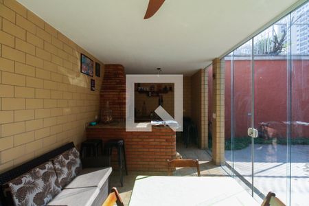 Casa à venda com 300m², 3 quartos e 4 vagasQuintal - Churrasqueira 