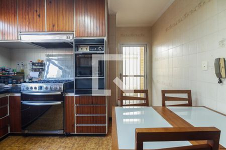 Casa à venda com 300m², 3 quartos e 4 vagasCozinha 